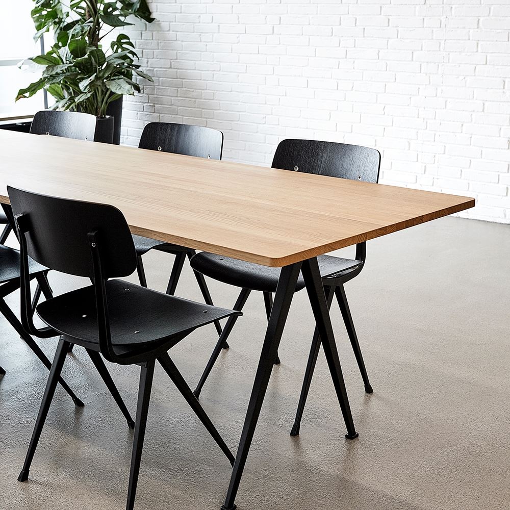 HAY Pyramid Dining Table 01 / 02