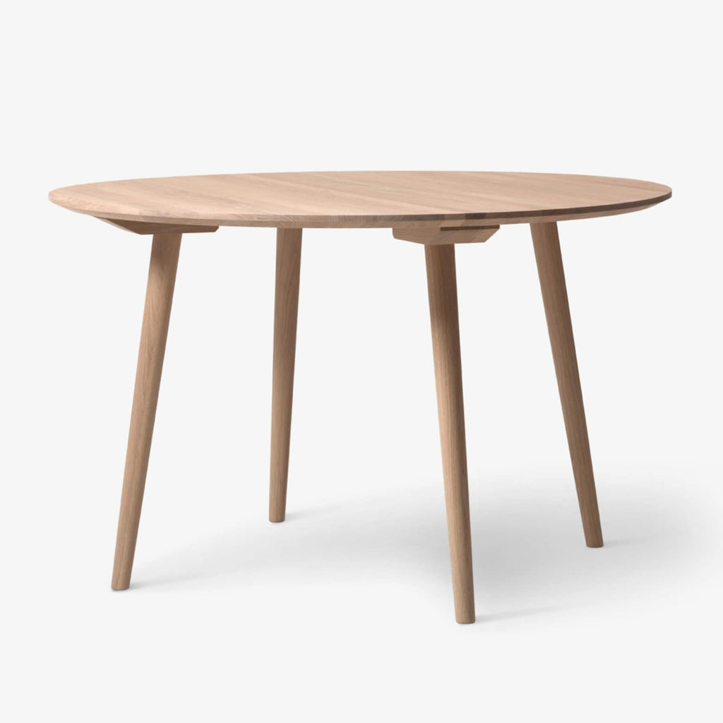 &Tradition SK4 In Between Dining Table - Circular