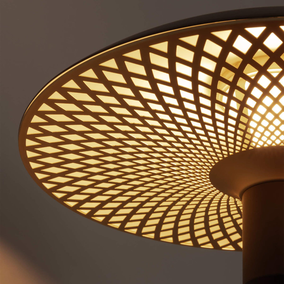 Umage Manta Ray Table Lamp