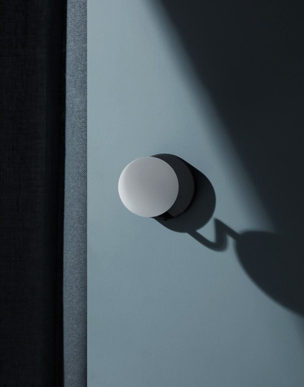 Mobil 12 wall light