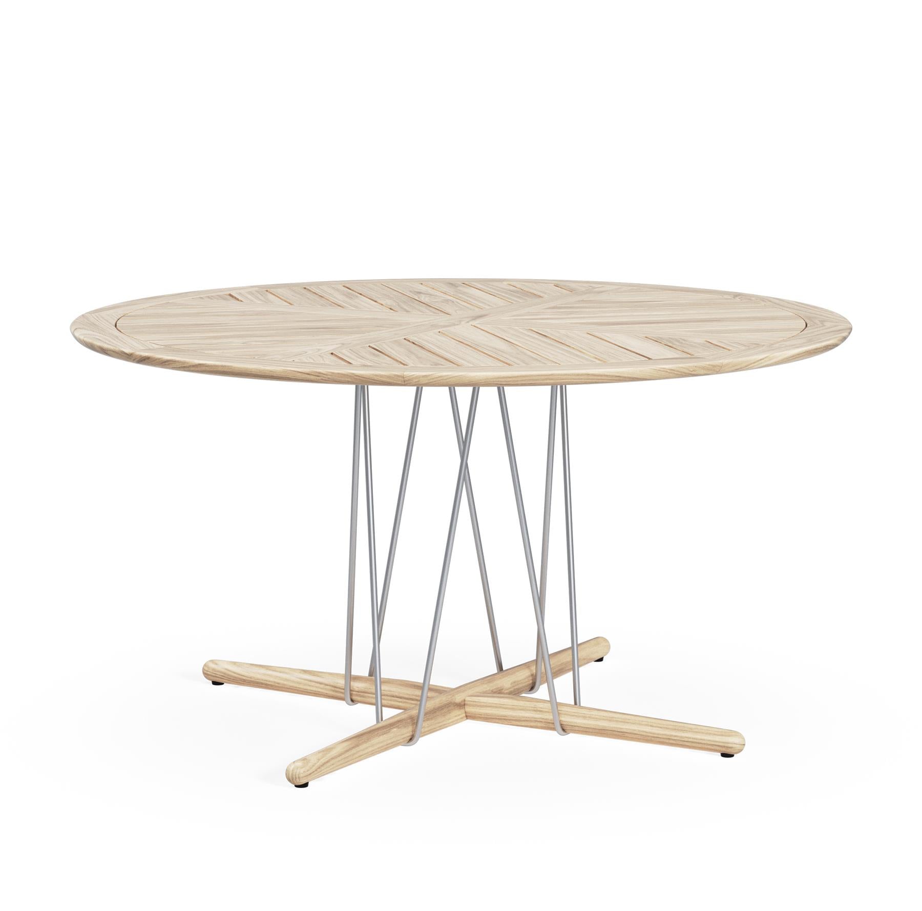 Carl Hansen & Son E022 Embrace Outdoor Dining Table