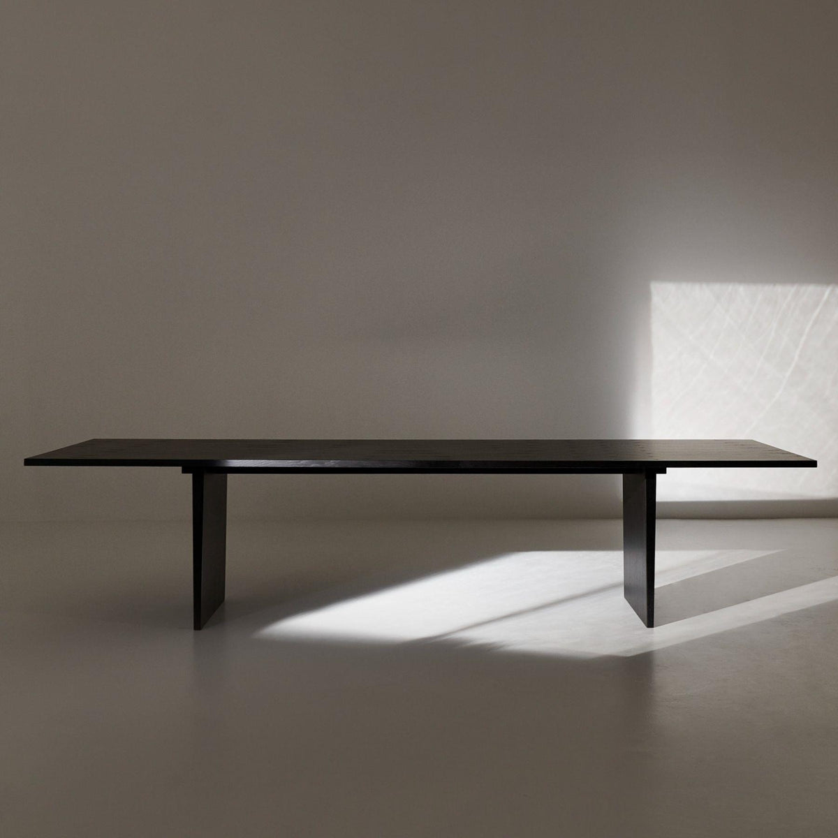 GUBI Private Dining Table