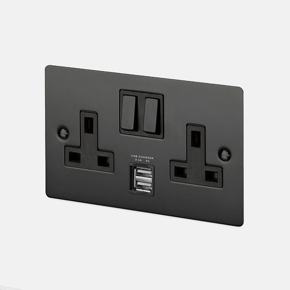 Outlet Buster + Punch 2G UK Plug Socket With USB - Black