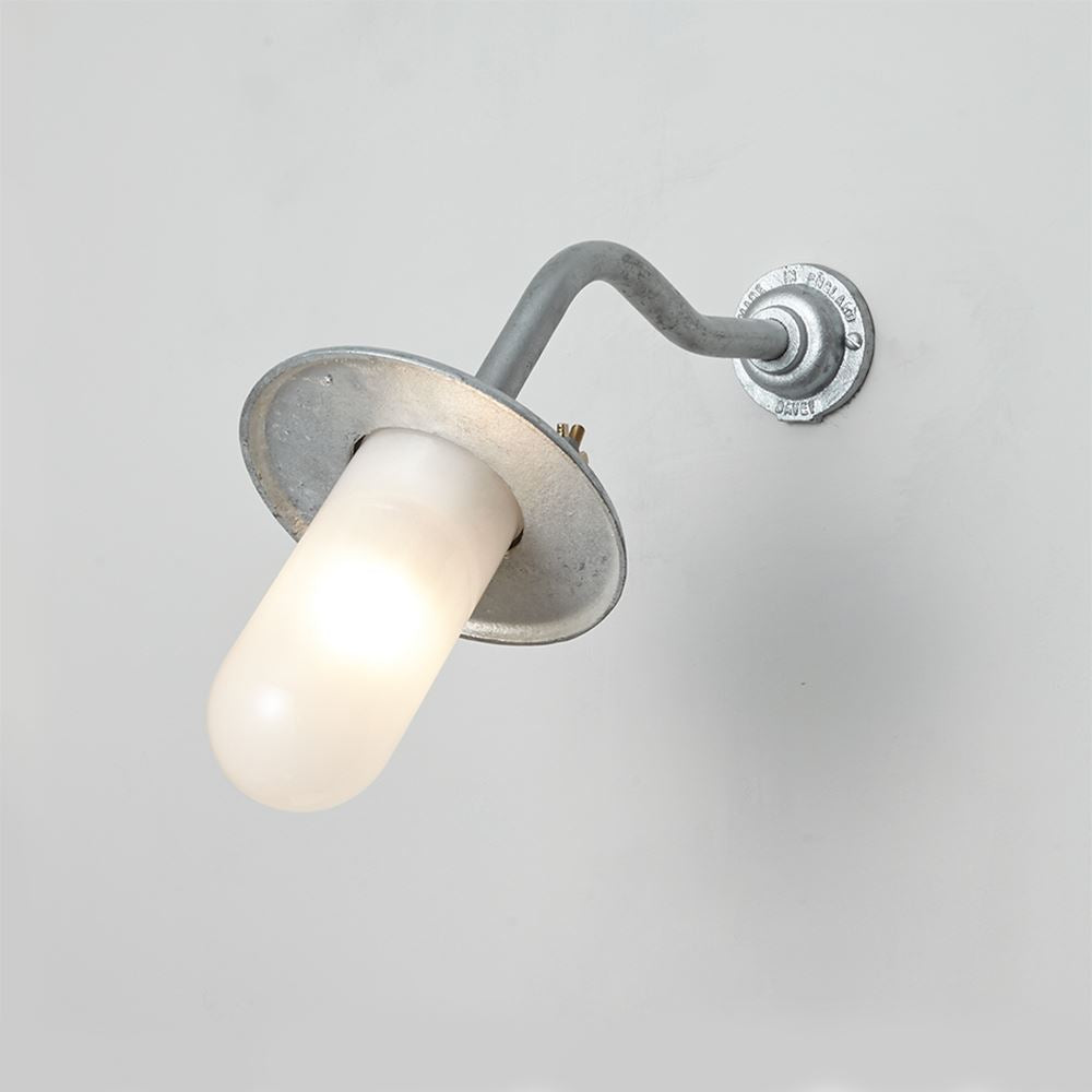 Davey Wing-nut' Well Glass Light