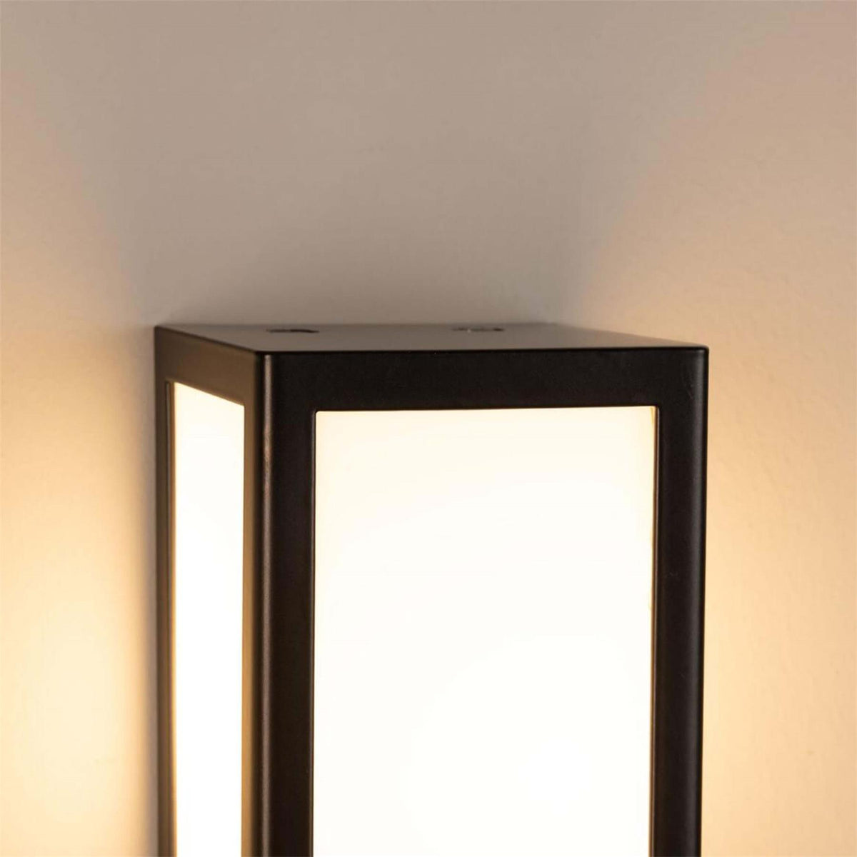 Mullan Lighting Bata Modern Bathroom Wall Light