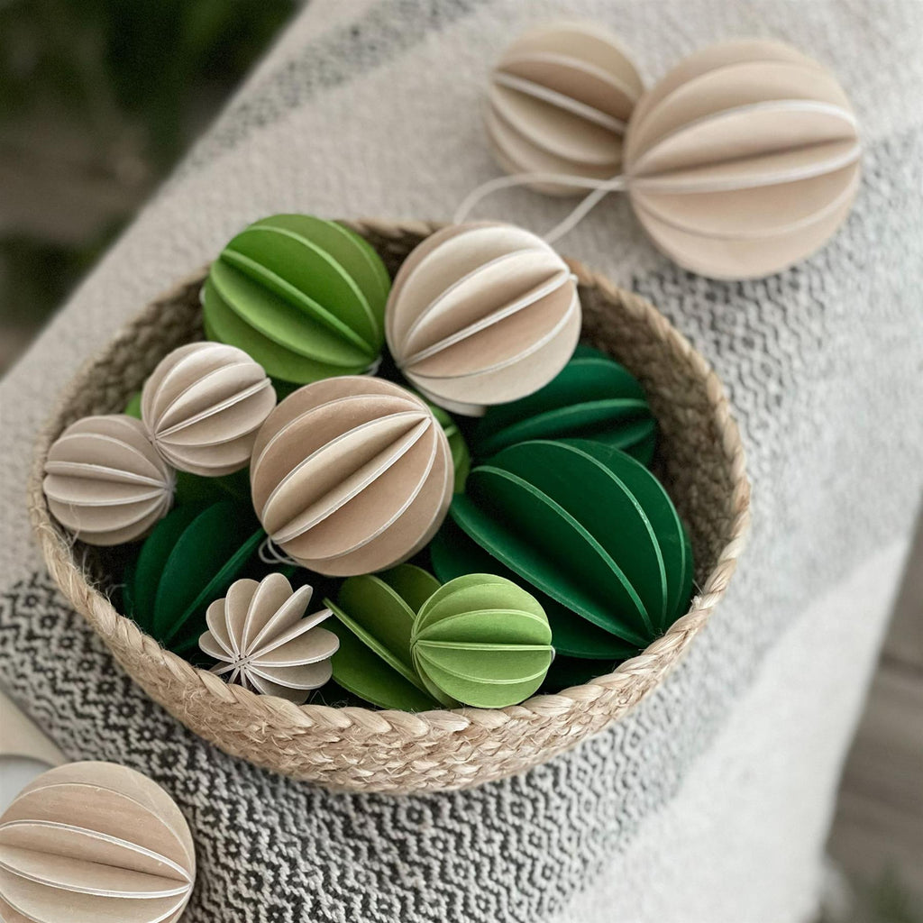 Lovi Wooden Christmas Baubles- Diameter : 6cm, Set of 4