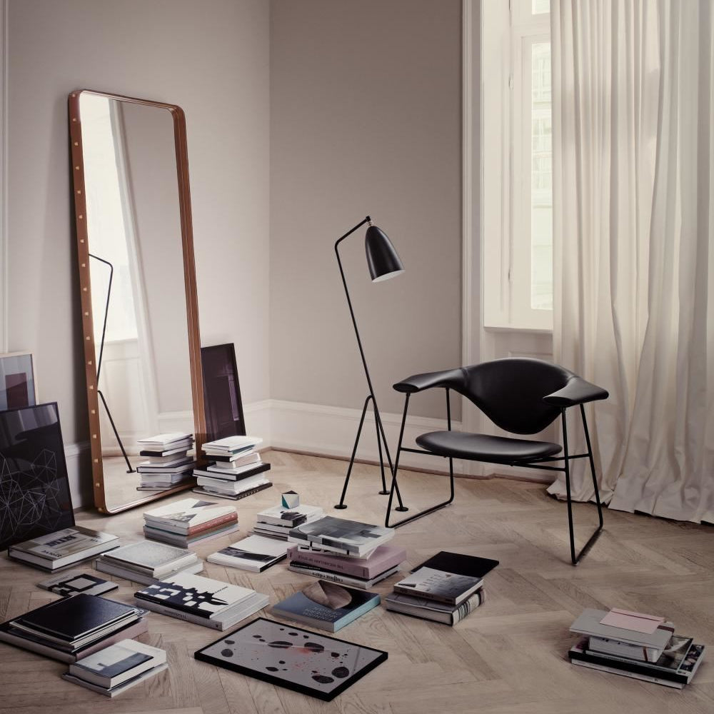 GUBI Grashoppa Floor Lamp