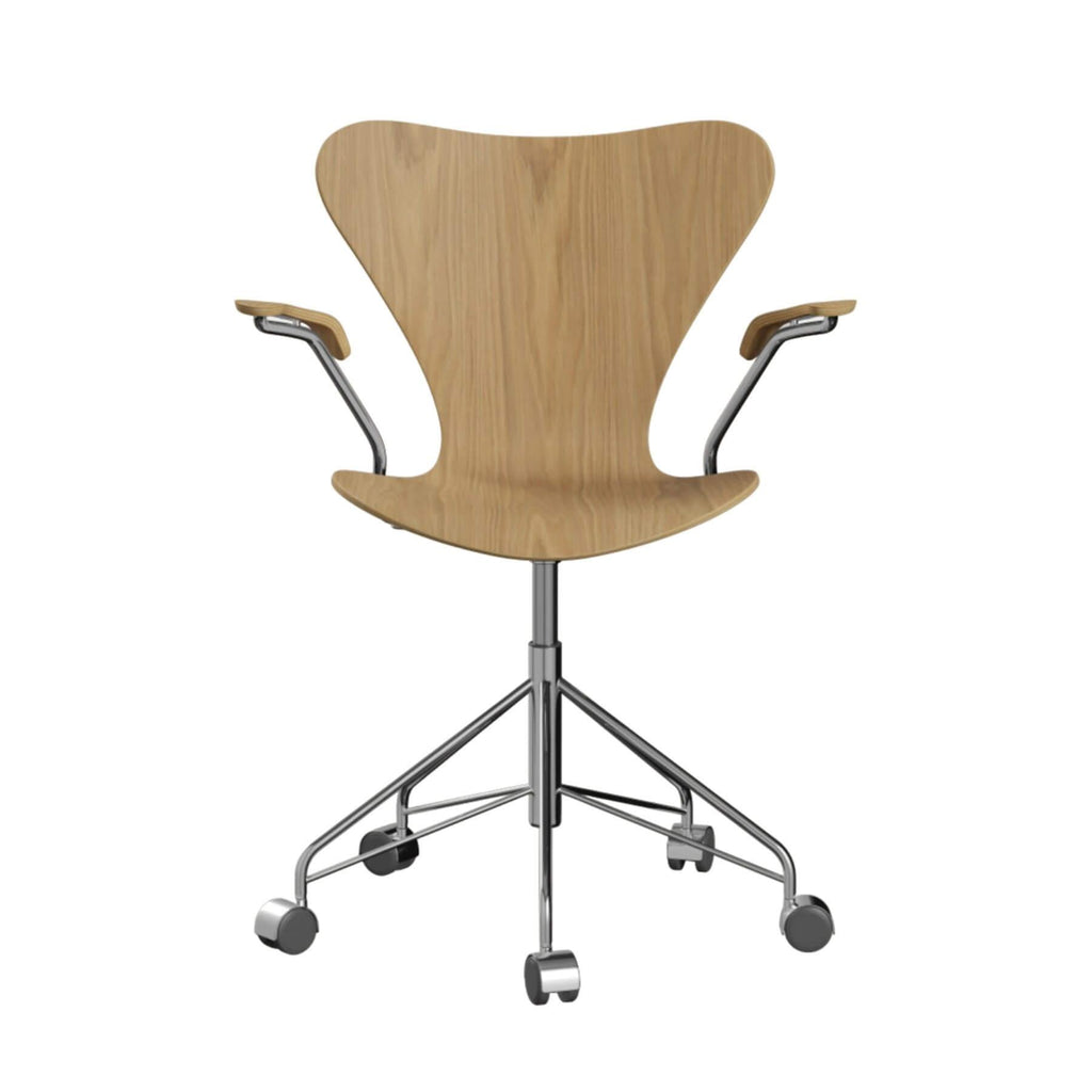 Fritz Hansen Series 7 Swivel Armchair