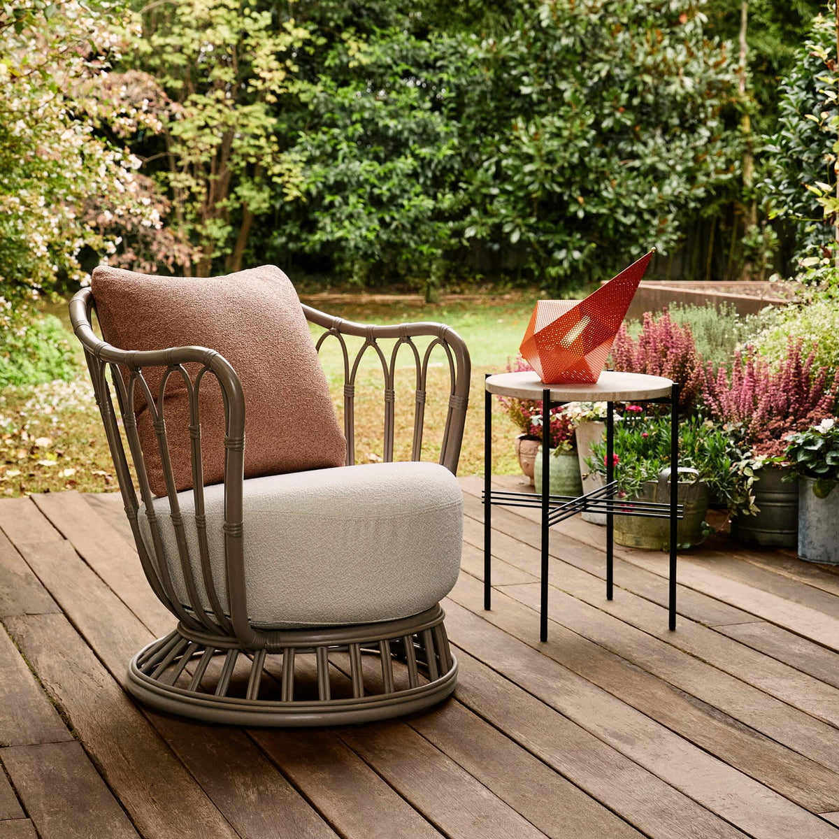 GUBI Grace Outdoor Lounge Chair
