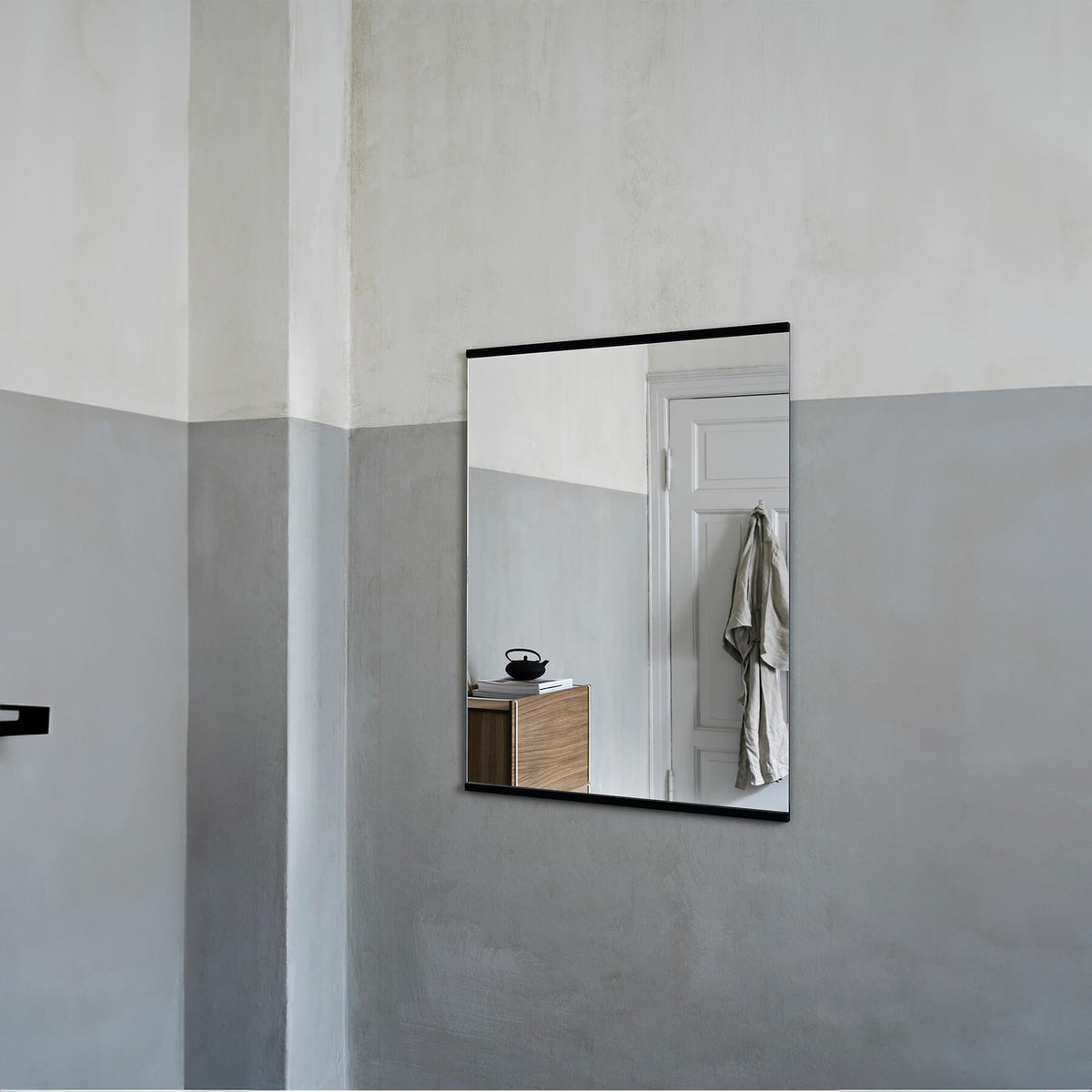 MOEBE Rectangular Wall Mirror