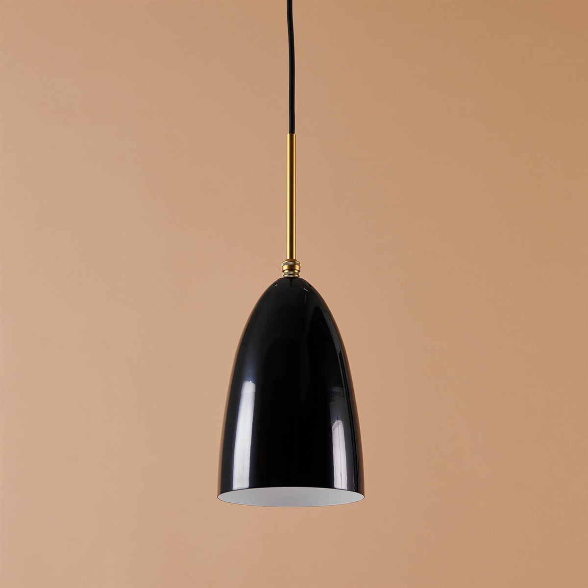 GUBI Grashoppa Pendant Light