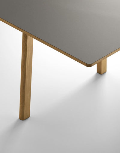 Fredericia Ana Extendable Dining Table