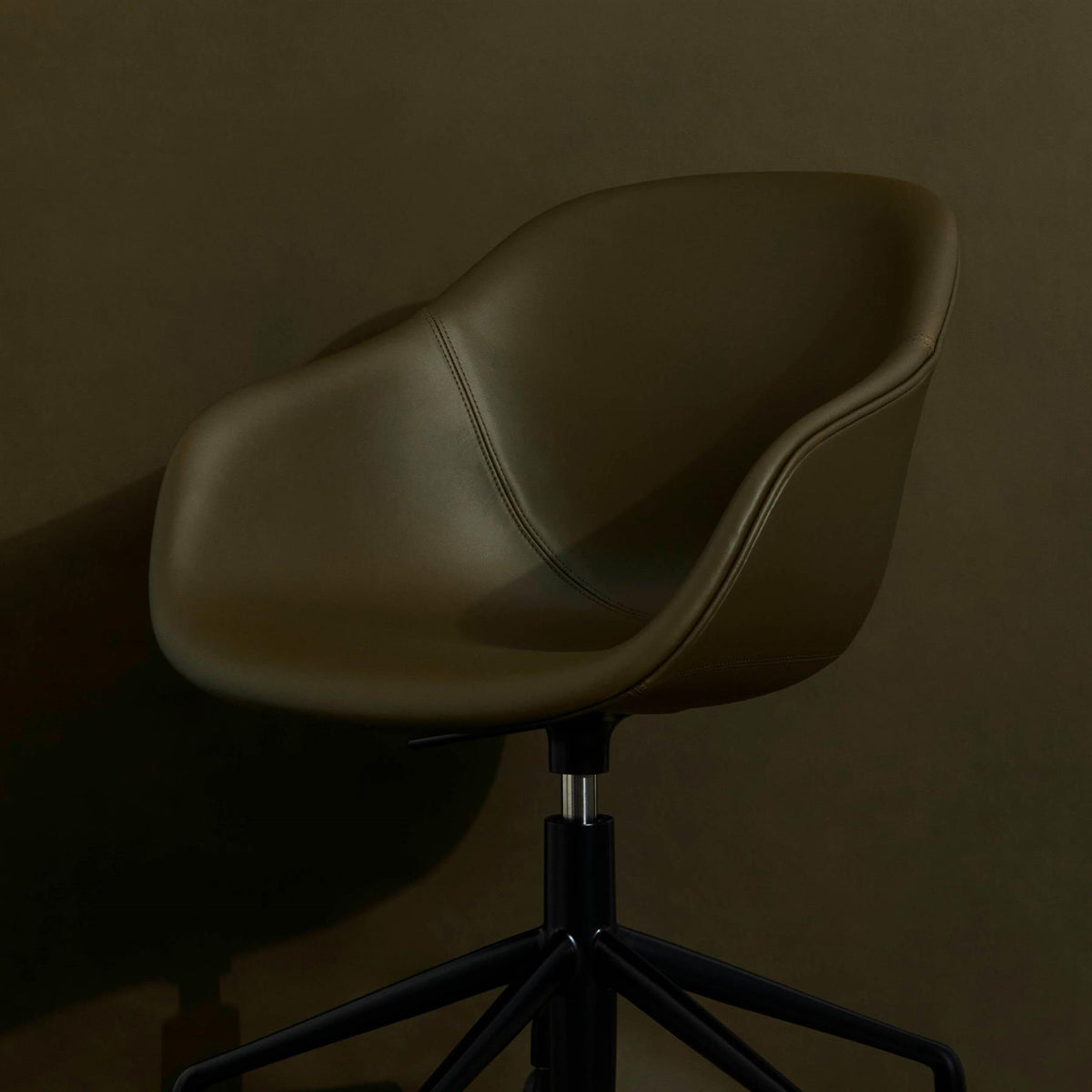 HAY AAC 253 Chair, Upholstered - 5 Star Swivel Base, Gas Lift and Wheels
