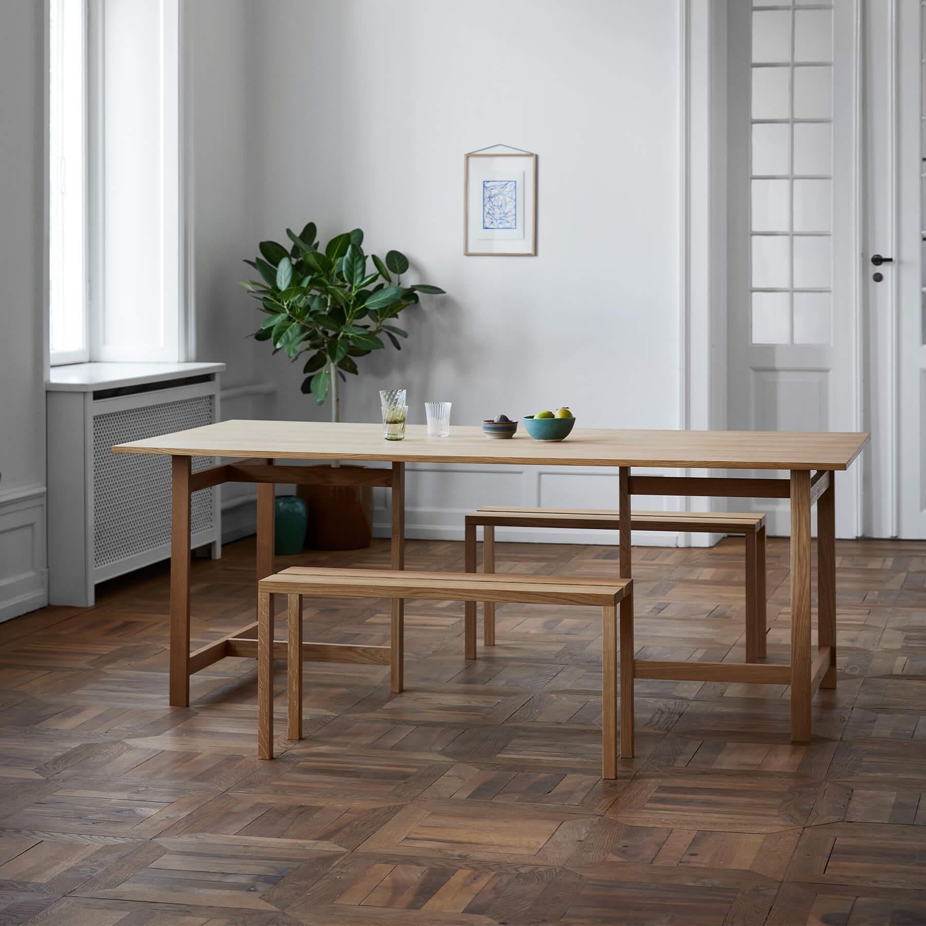 MOEBE Rectangular Extendable Dining Table