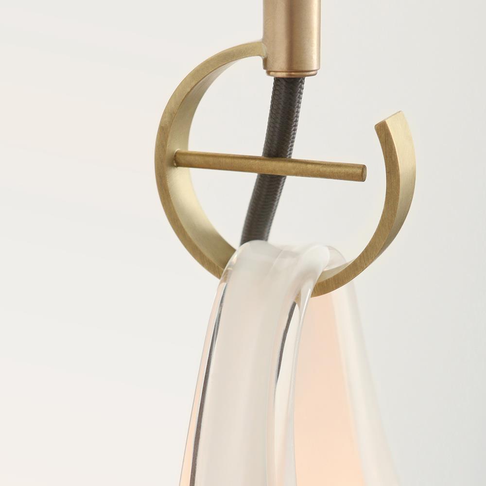 Hold 12 wall light