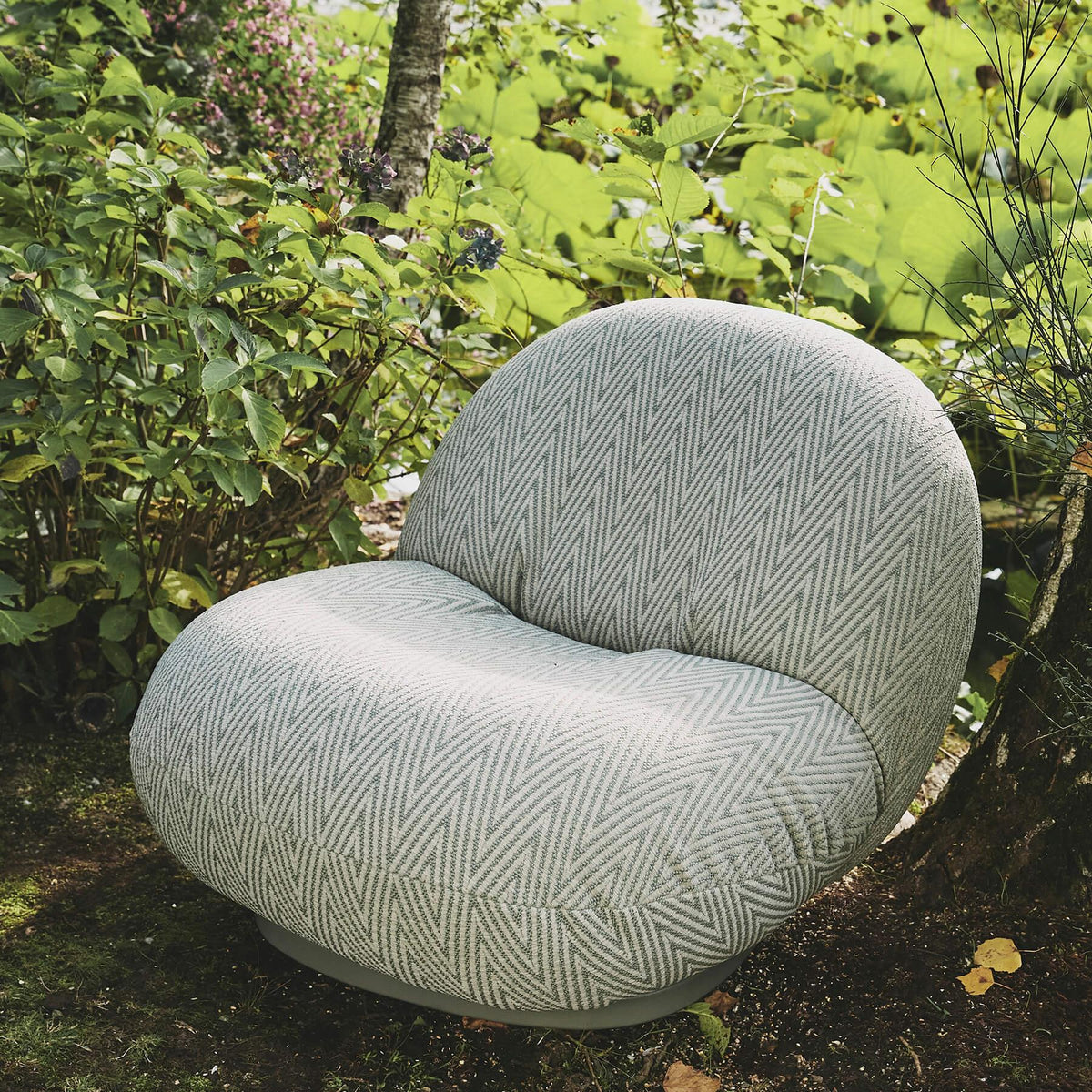 GUBI Pacha Outdoor Lounge Chair