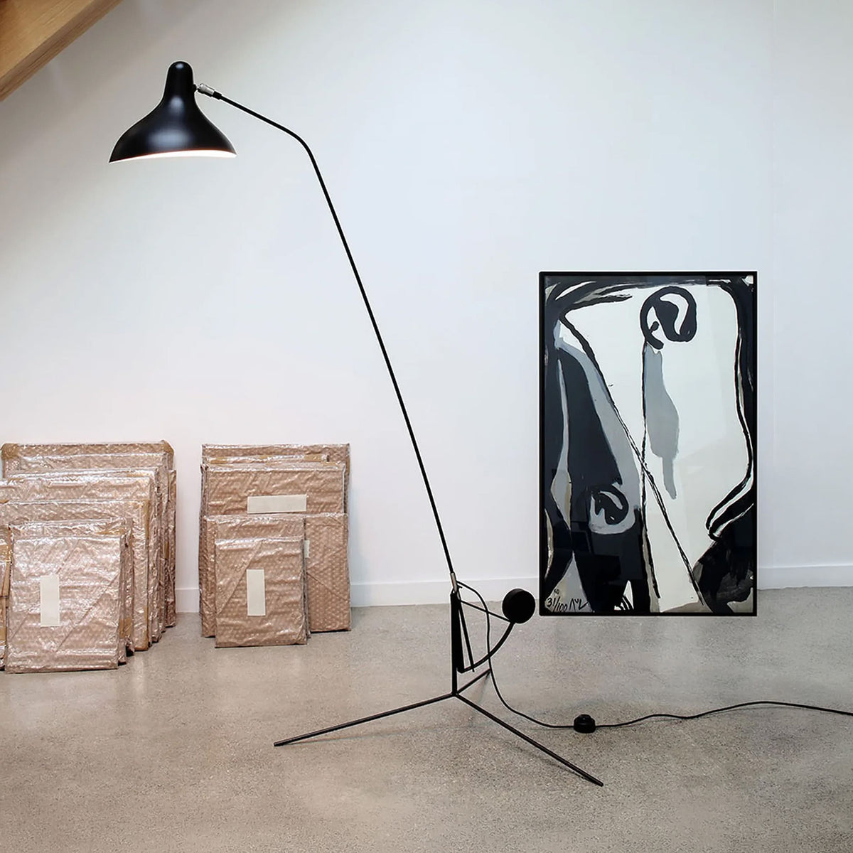 DCW Editions Mantis BS1 B Floor Lamp with Tripod Base