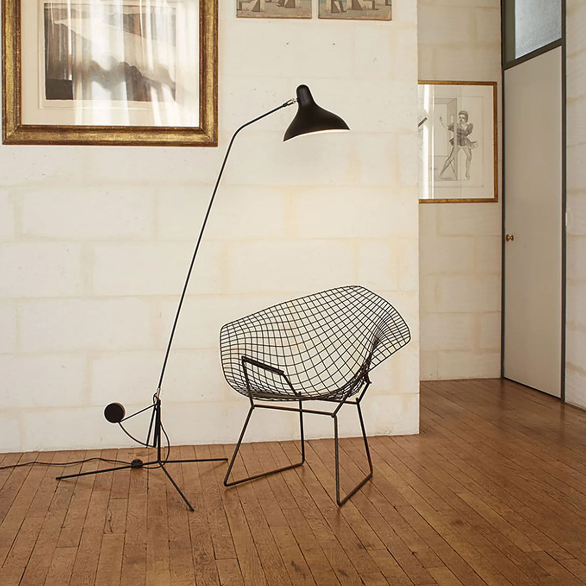 DCW Editions Mantis BS1 B Floor Lamp with Tripod Base
