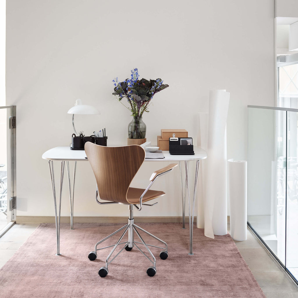 Fritz Hansen Series 7 Wooden Swivel Armchair
