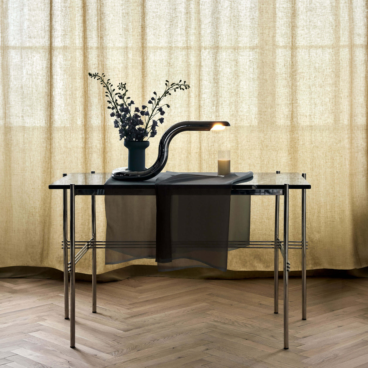 GUBI TS Desk