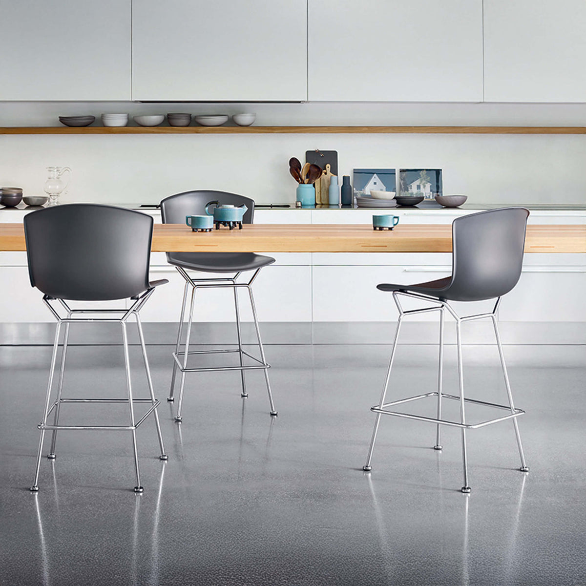 Knoll Bertoia Plastic Bar & Breakfast Bar Stool