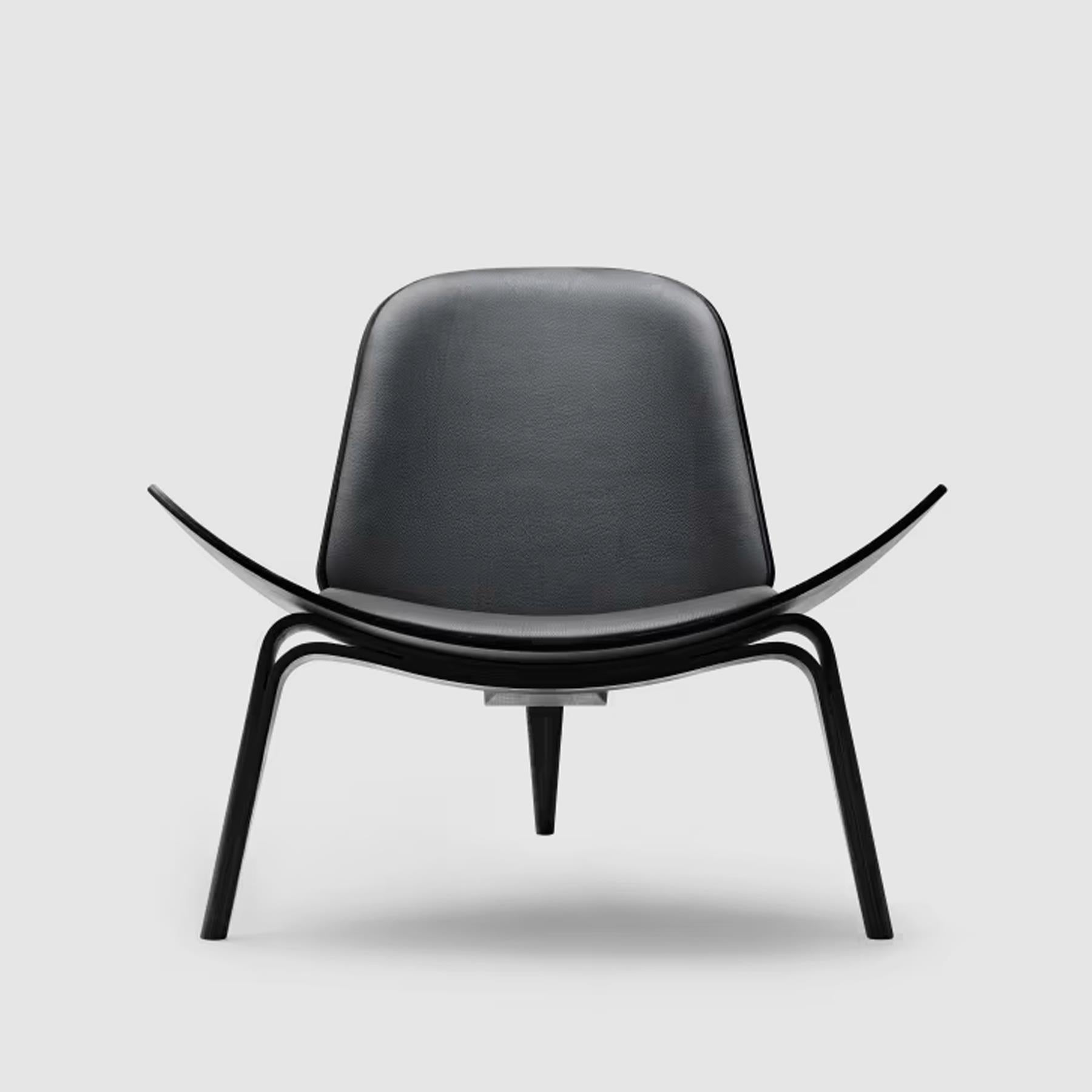 Carl Hansen & Son CH07 Shell Chair