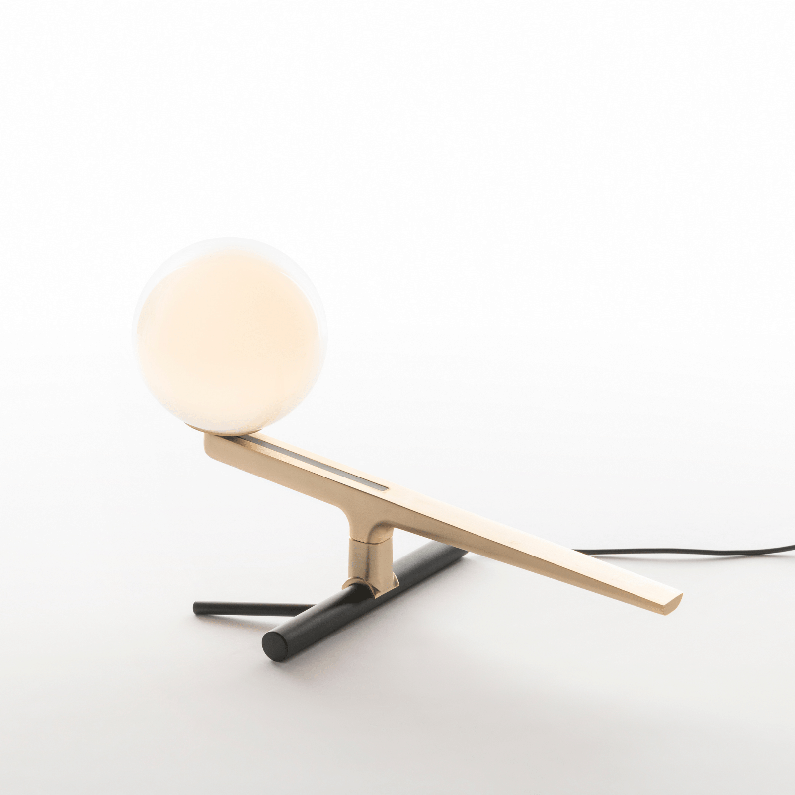 Outlet Artemide Yanzi Table Lamp