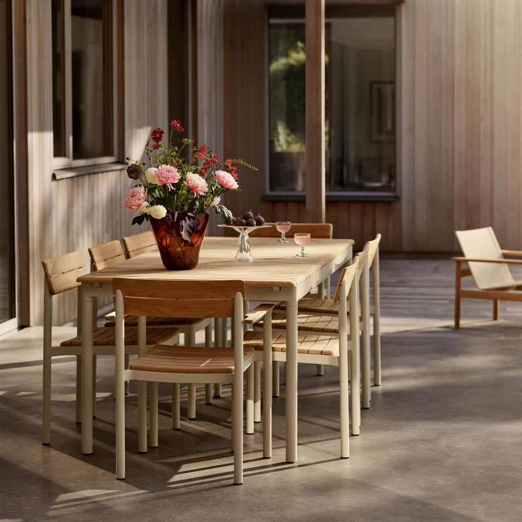 Fritz Hansen Pelagus Extendable Garden Dining Table
