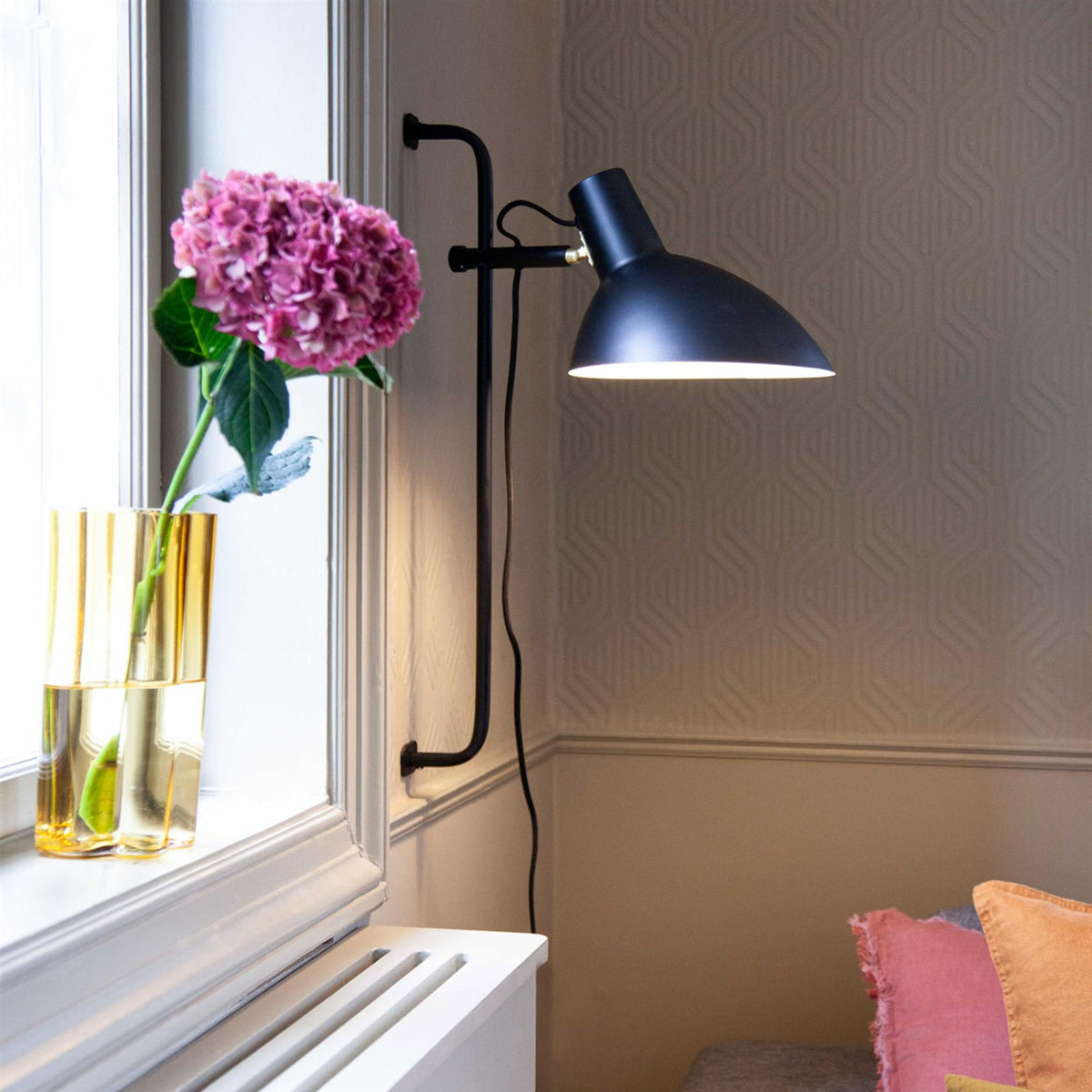 Halo Design Metropole Grande Wall Light