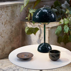 &Tradition VP9 Flowerpot Portable Rechargeable Lamp