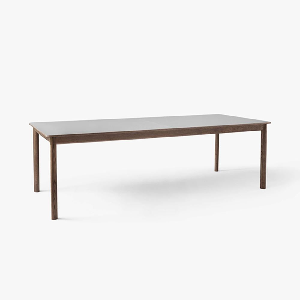 &Tradition HW1 & HW2 Patch Extendable Dining Table