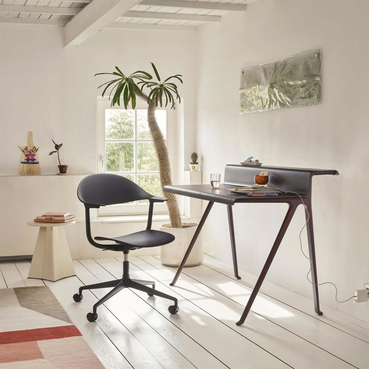 Vitra Mynt Studio Chair with 4 Star Base