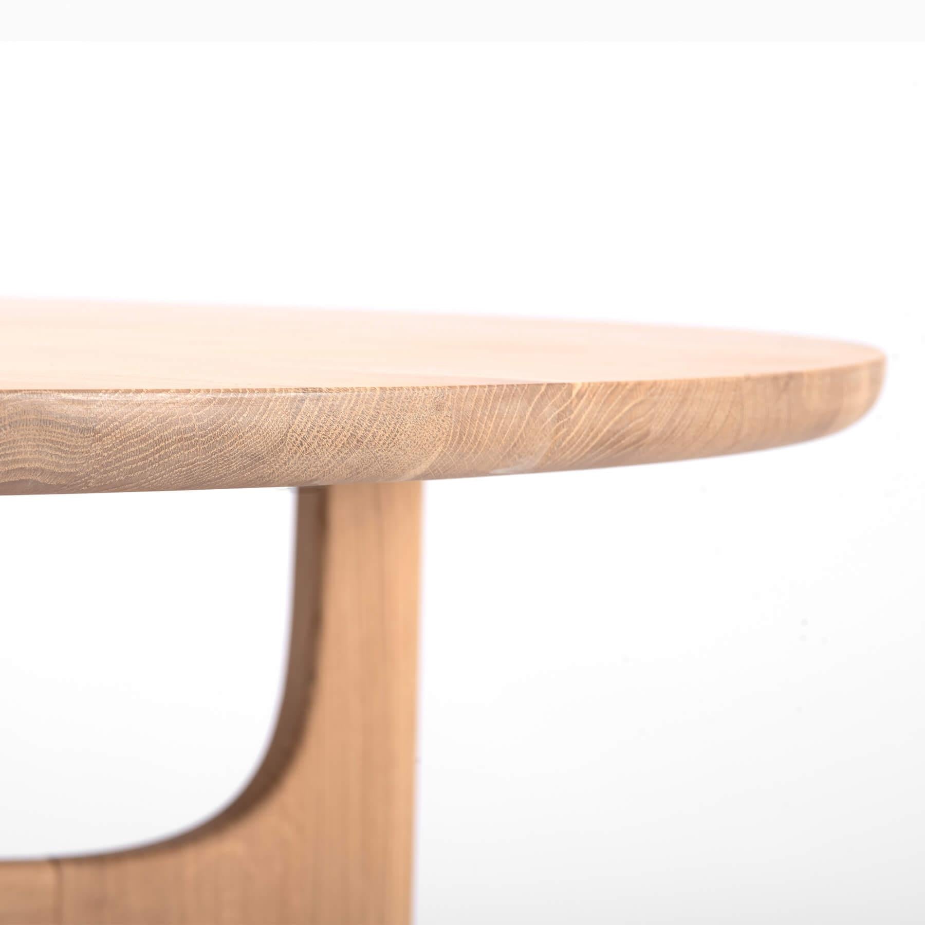 GoES Dragonfly Oak Round Table