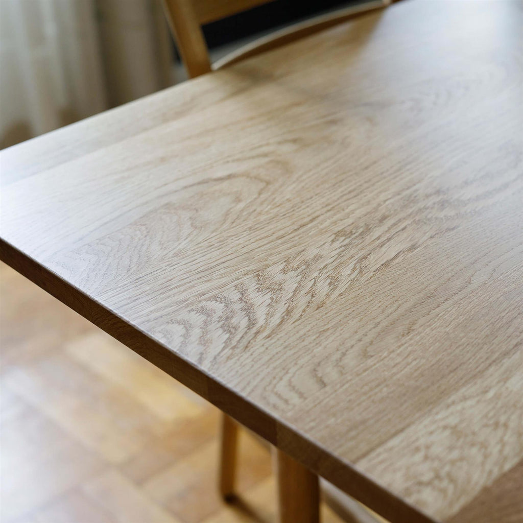 Bernstorffsminde Brú Table