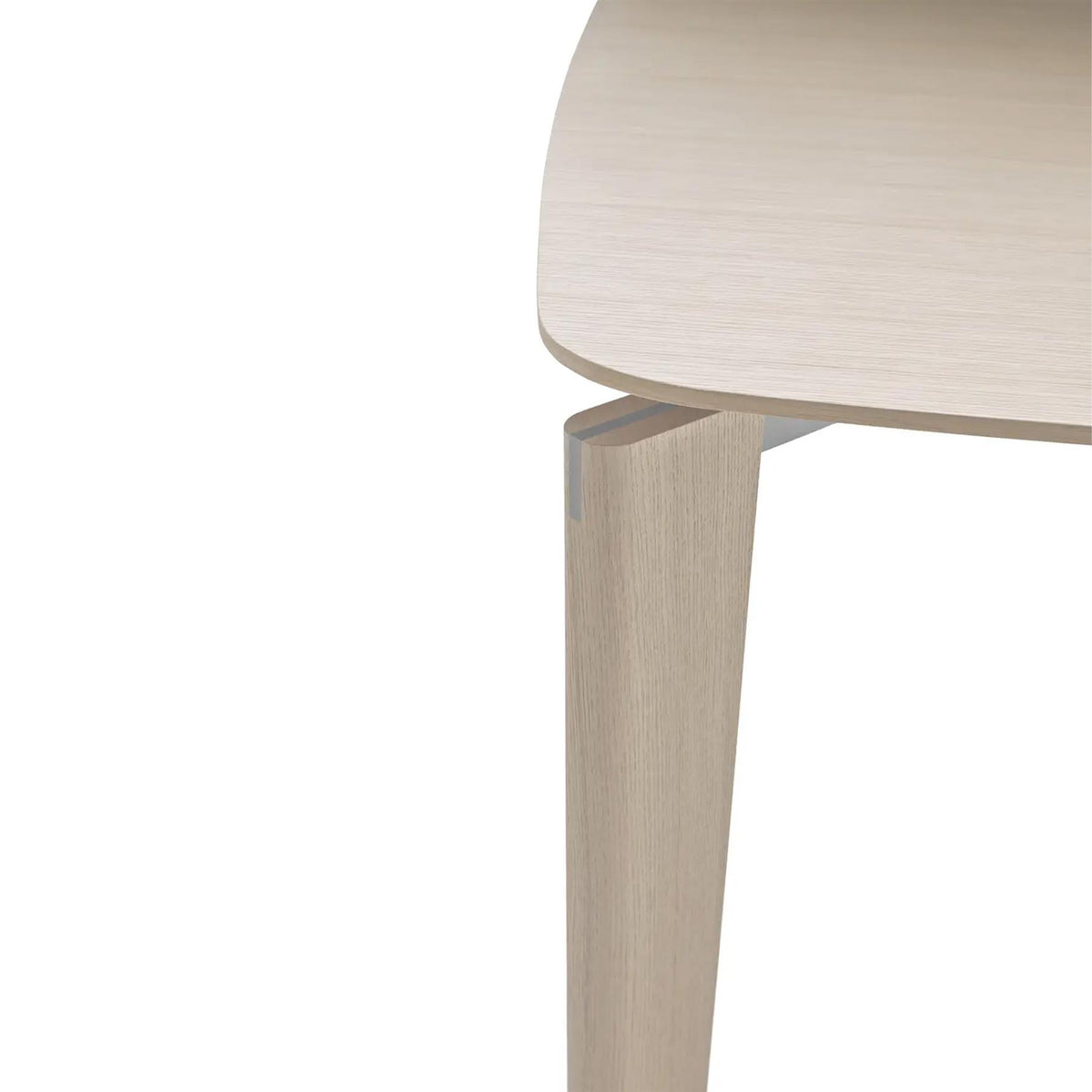 B&B Italia Oskar Dining Table