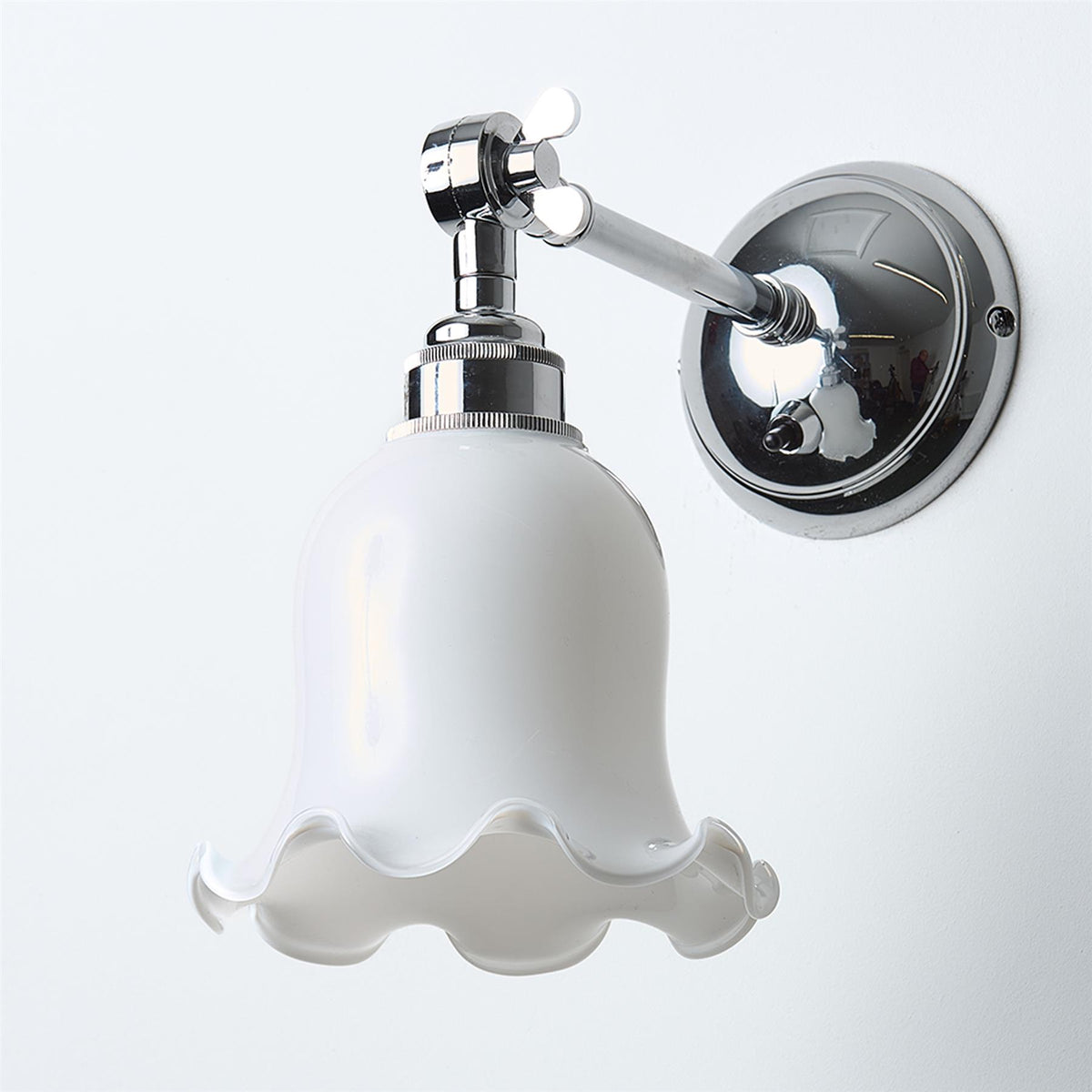 Old School Electric Tulip Wall Light : Adjustable Arm
