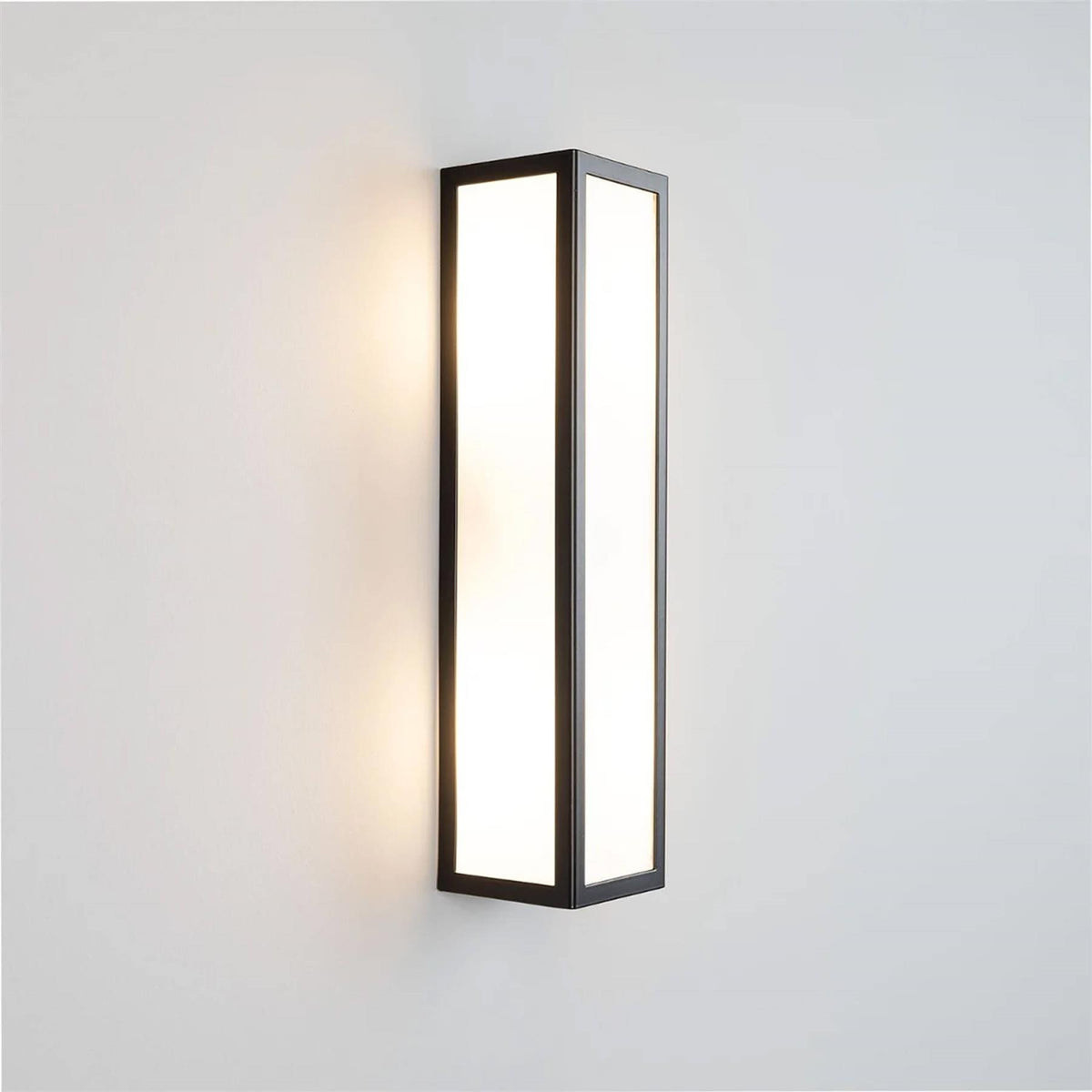 Mullan Lighting Bata Modern Bathroom Wall Light