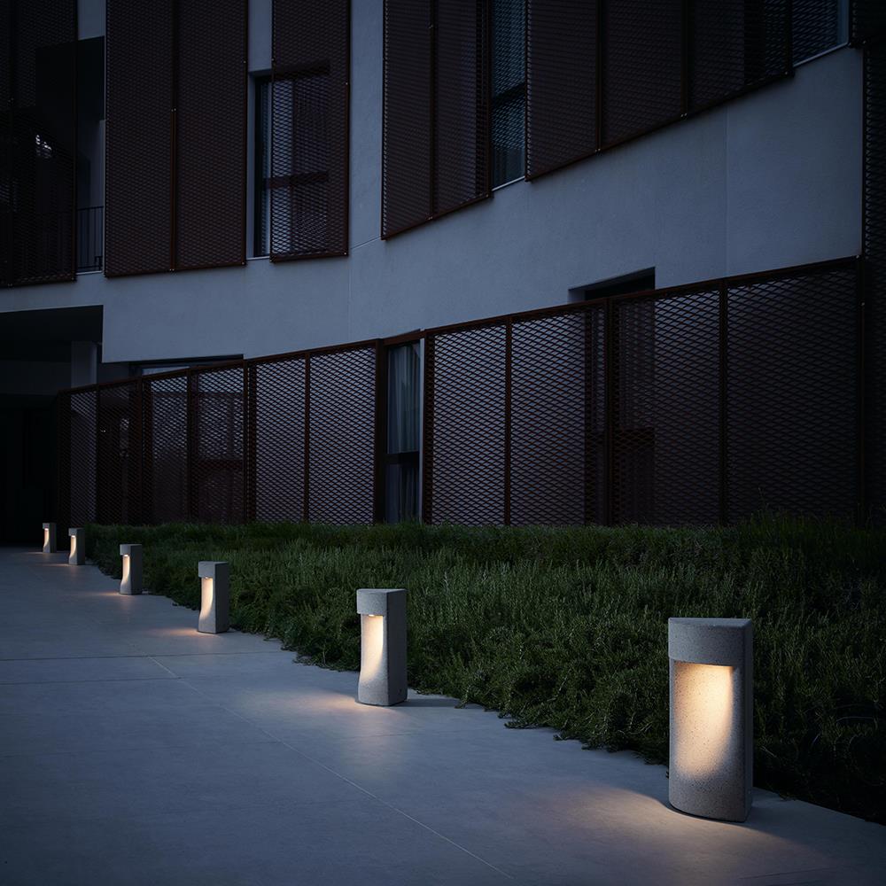 Bover Moai B Outdoor Bollard Light