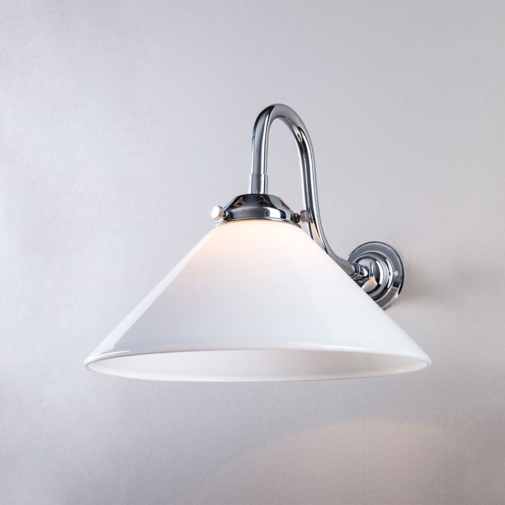 Outlet Old School Electric - Bathroom Version : Conical B22 Glass Wall Light