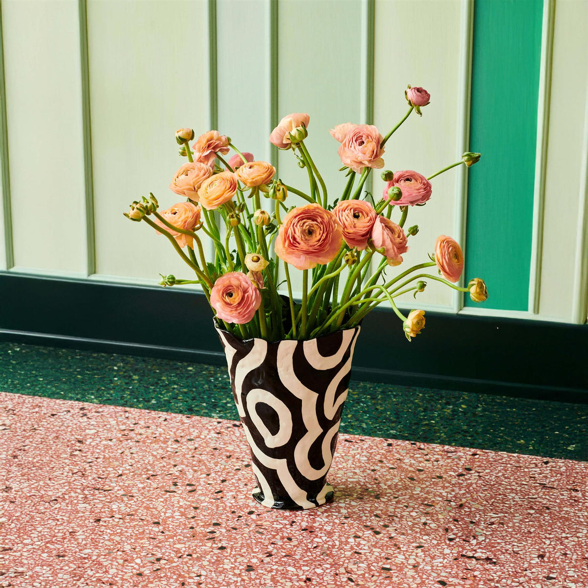 HAY Jessica Hans Shadow Vase - Black and white