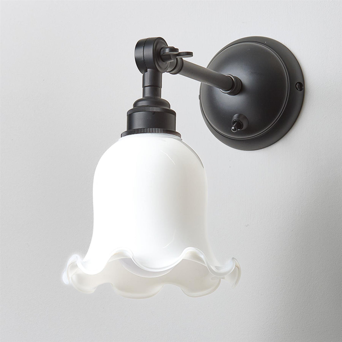 Old School Electric Tulip Wall Light : Adjustable Arm
