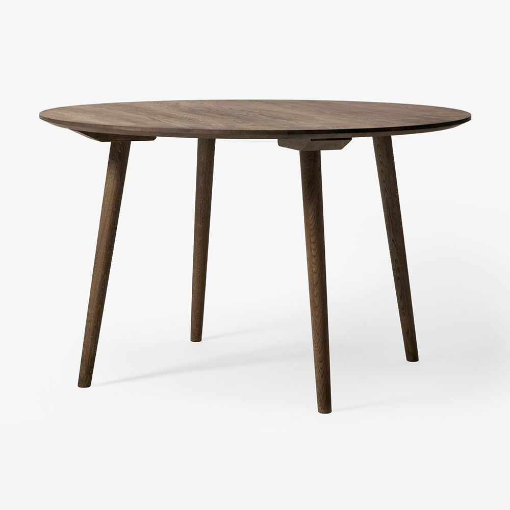 &Tradition SK4 In Between Dining Table - Circular
