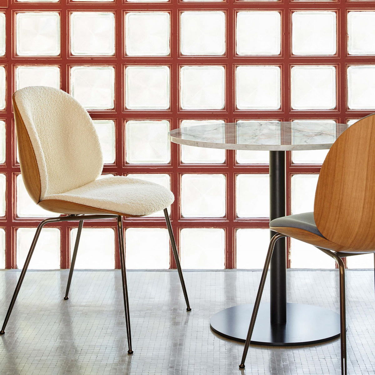 GUBI 1.0 Round Table with Marble Top, 80cm Diameter
