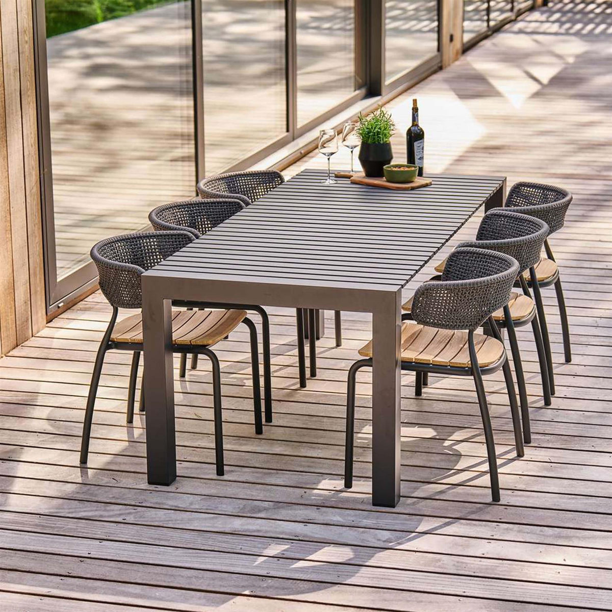 Mindo 111 Extendable Outdoor Dining Table