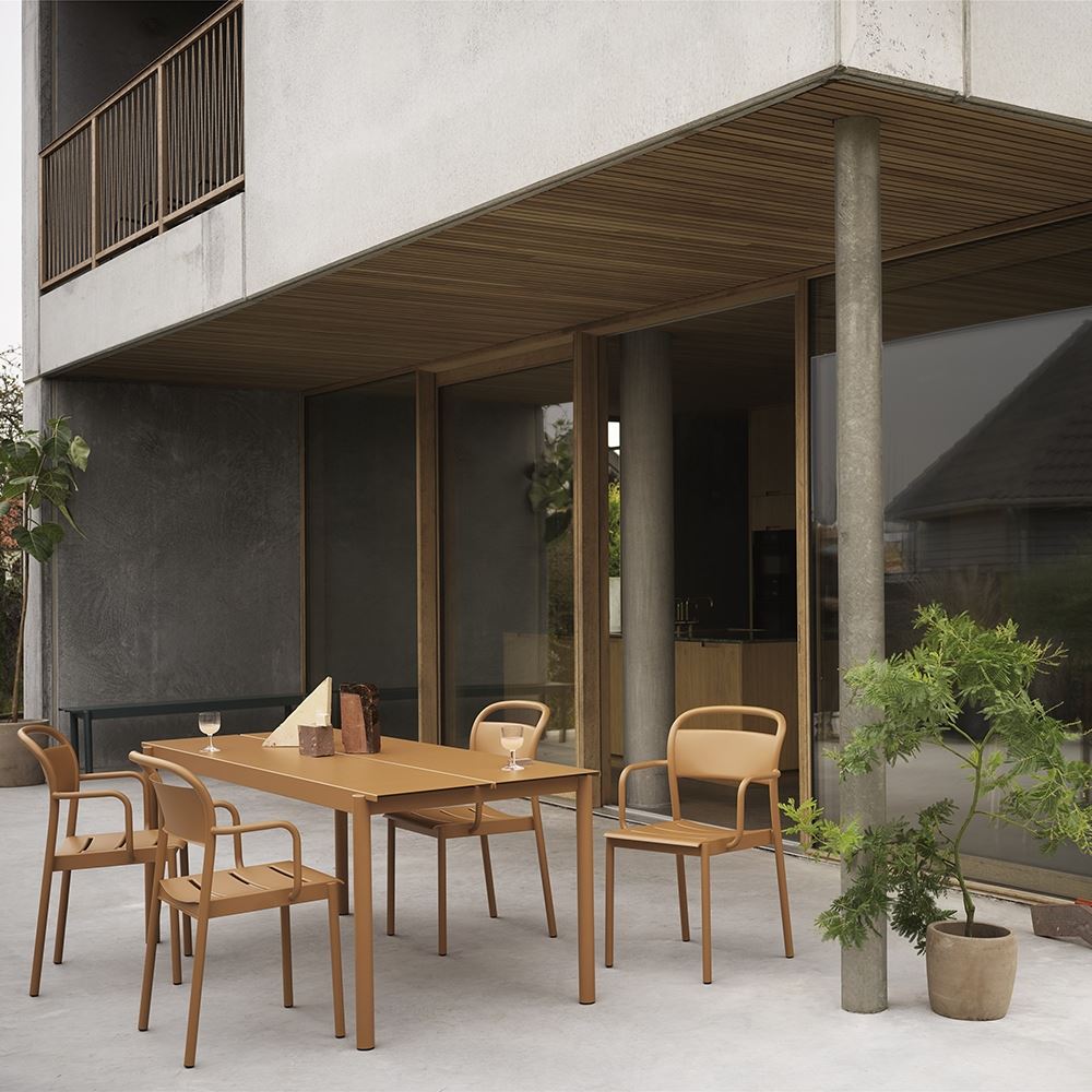 Muuto Linear Steel Table