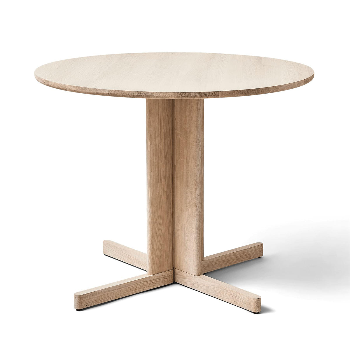 Form & Refine Trefoil Round 4 Leg Dining Table
