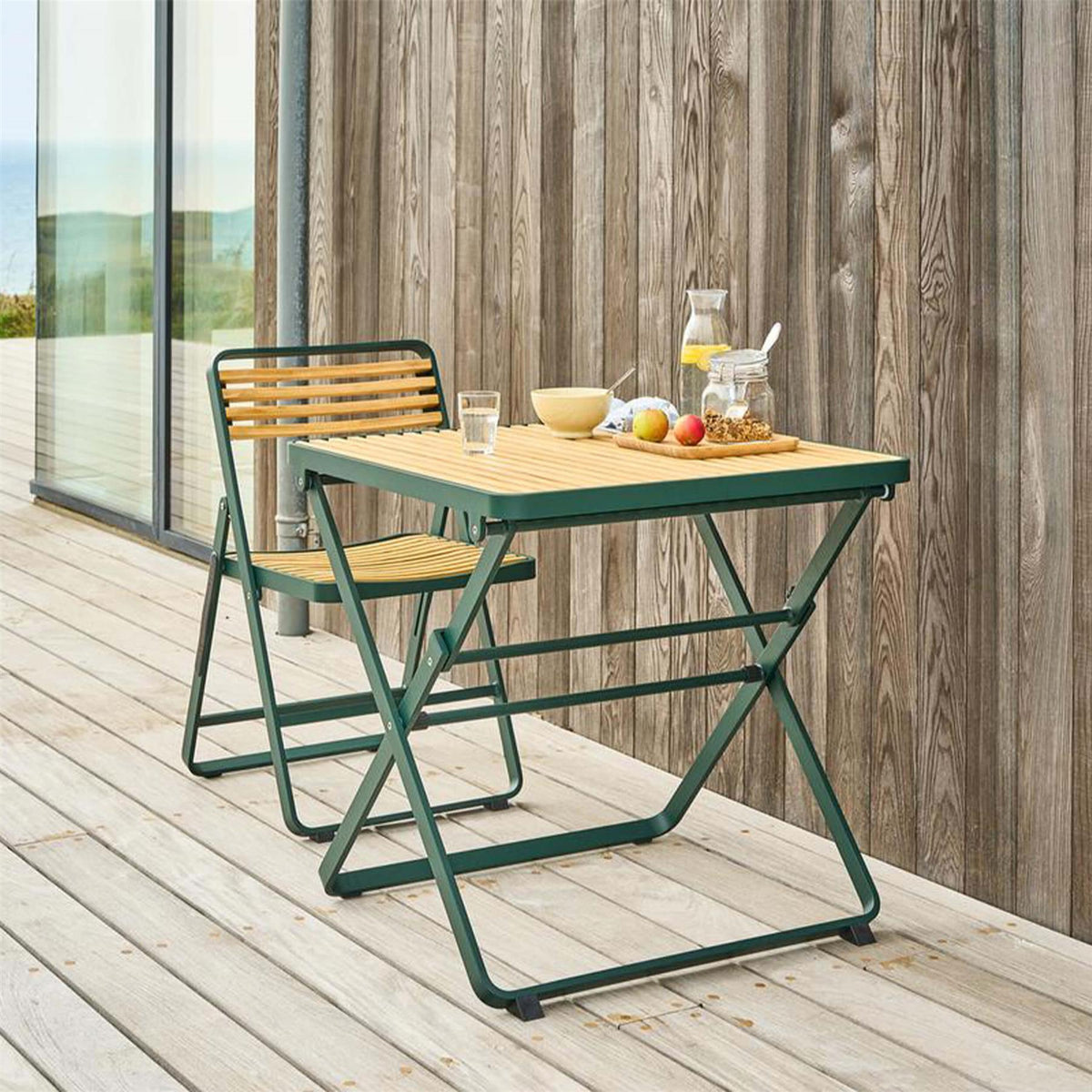 Mindo 121 Folding Outdoor Table