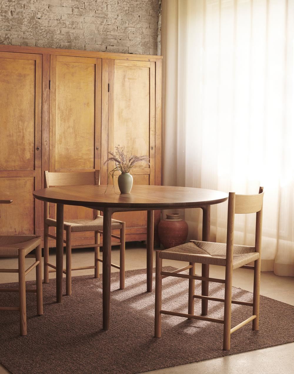 F dining chair
