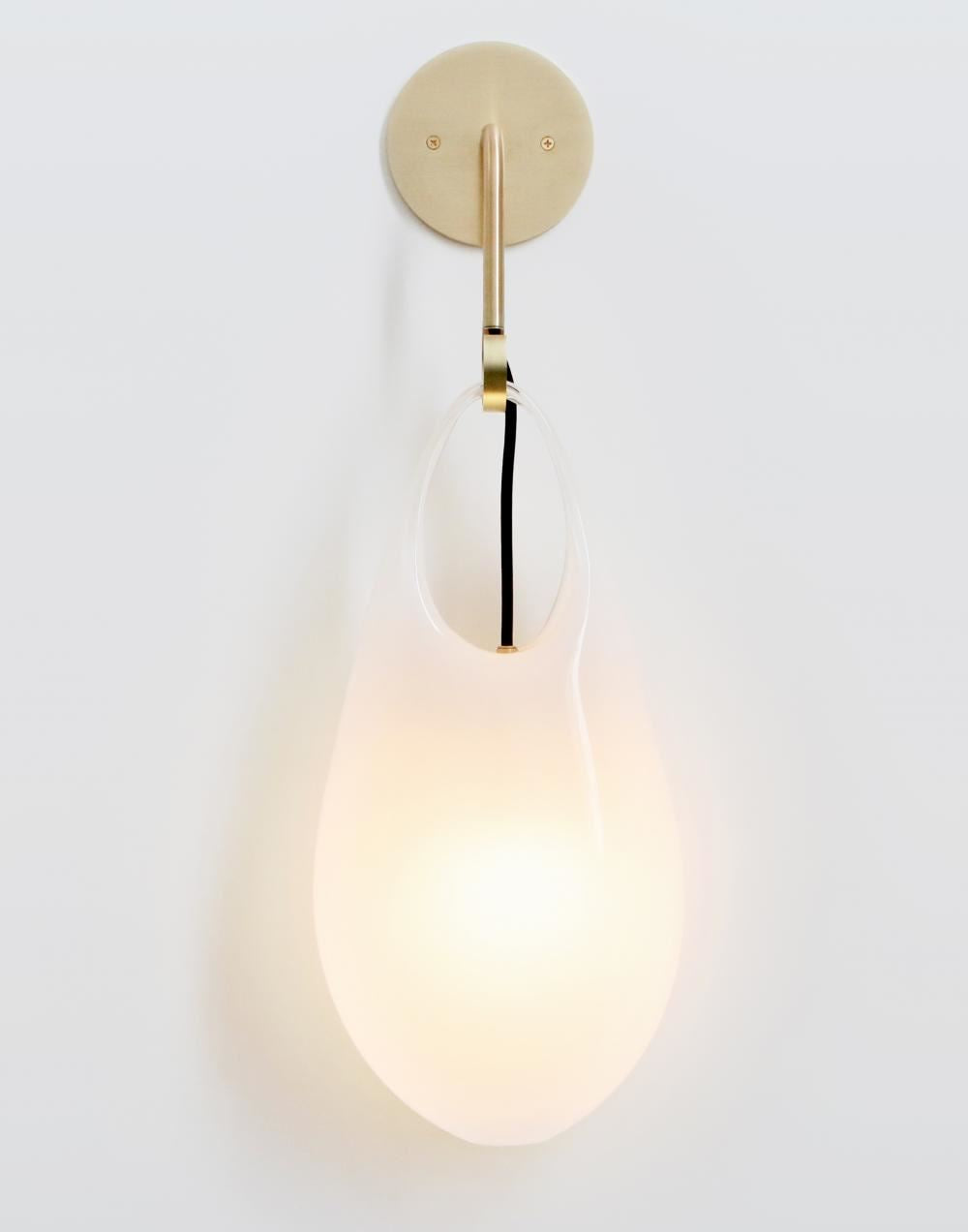 Hold 18 wall light