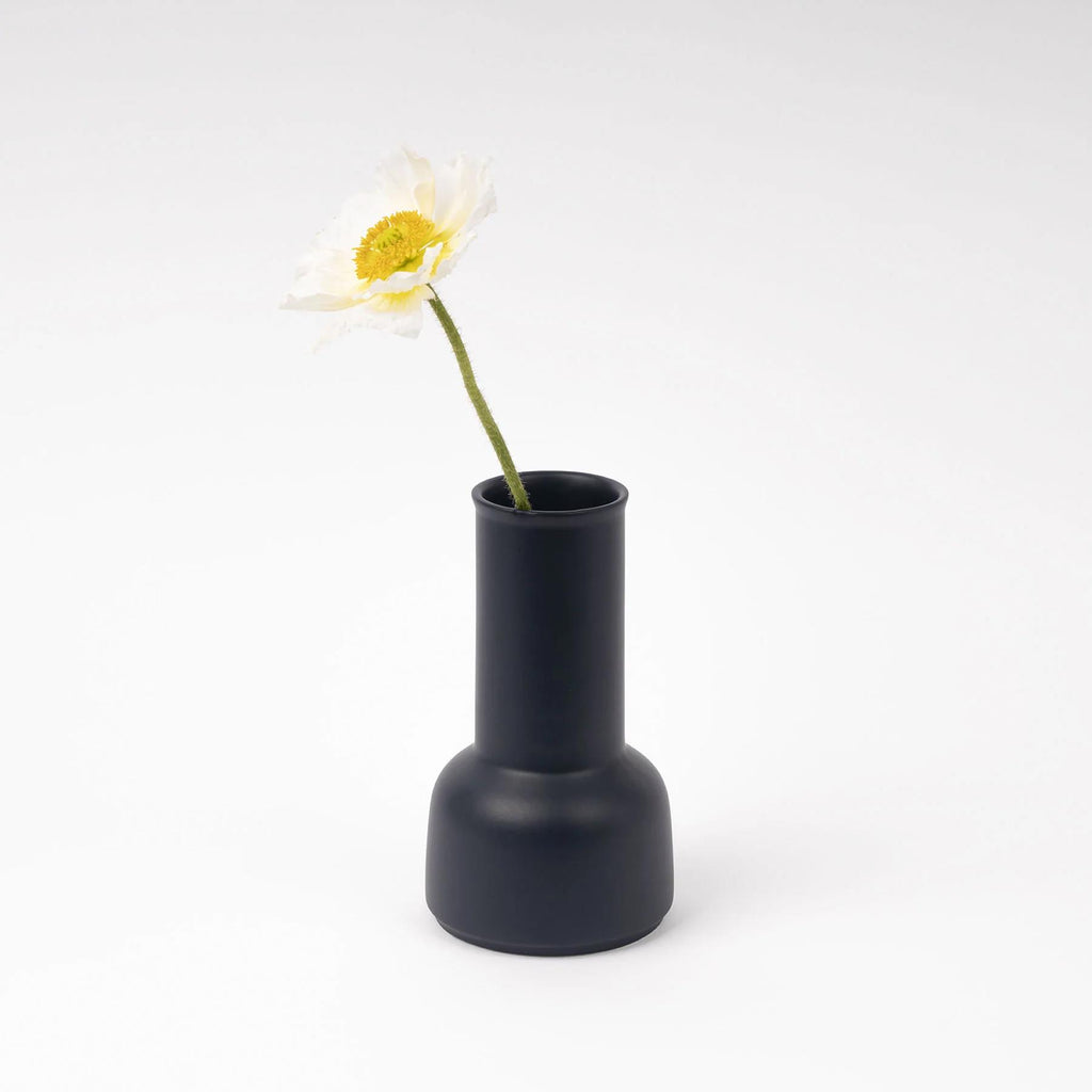 Raawii Omar Carafe